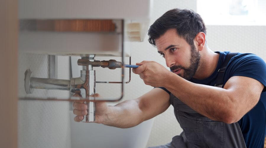 Water heater thermostat replacement in Oakland City, IN
